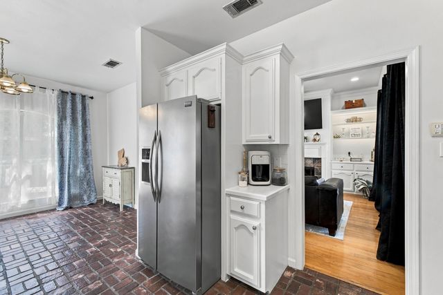 17086 Rennes Rd, Prairieville, LA 70769