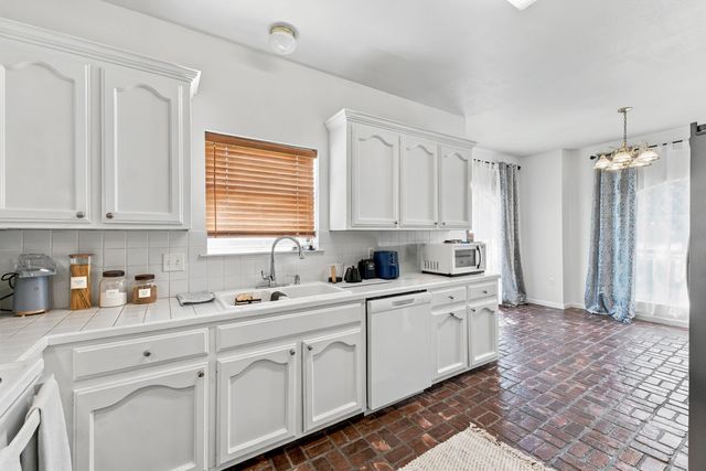 17086 Rennes Rd, Prairieville, LA 70769