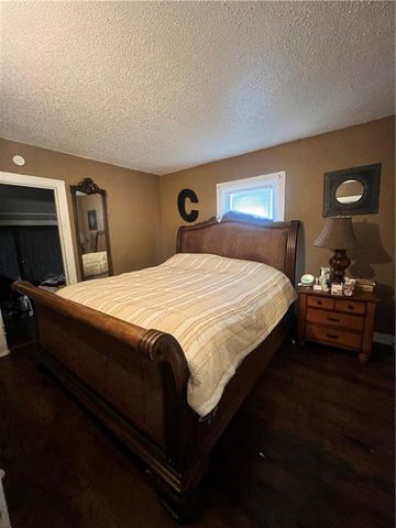 5211 Gladstone Boulevard, Kansas City, MO 64123