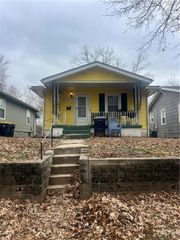 5211 Gladstone Boulevard, Kansas City, MO 64123