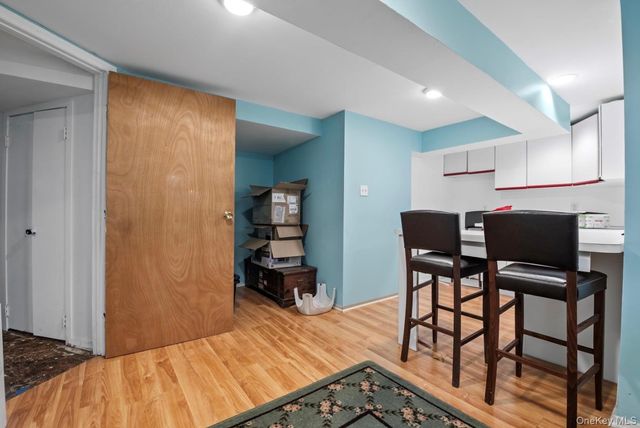 5 Cedar Avenue, Farmingdale, NY 11735