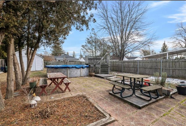 5 Cedar Avenue, Farmingdale, NY 11735