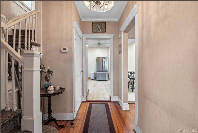 5 Cedar Avenue, Farmingdale, NY 11735