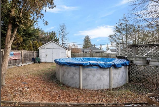 5 Cedar Avenue, Farmingdale, NY 11735