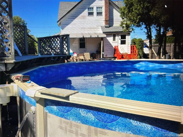 5 Cedar Avenue, Farmingdale, NY 11735