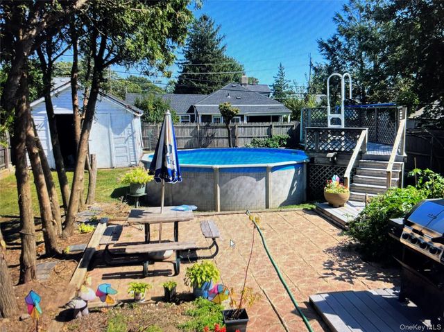 5 Cedar Avenue, Farmingdale, NY 11735