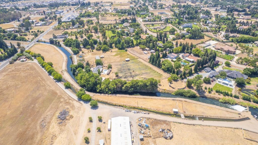 Image 16 of property listing at 0 Apn 310-143-39, Fresno, CA 93737