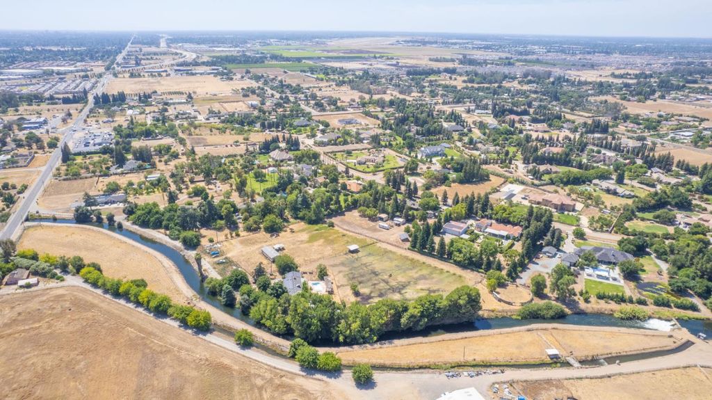 Image 17 of property listing at 0 Apn 310-143-39, Fresno, CA 93737
