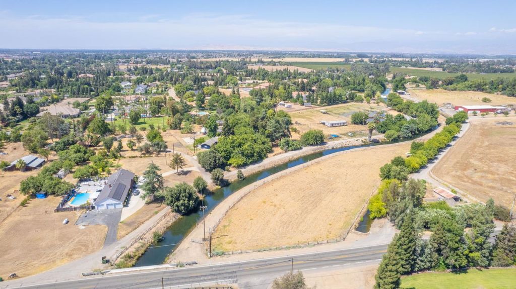 Image 2 of property listing at 0 Apn 310-143-39, Fresno, CA 93737
