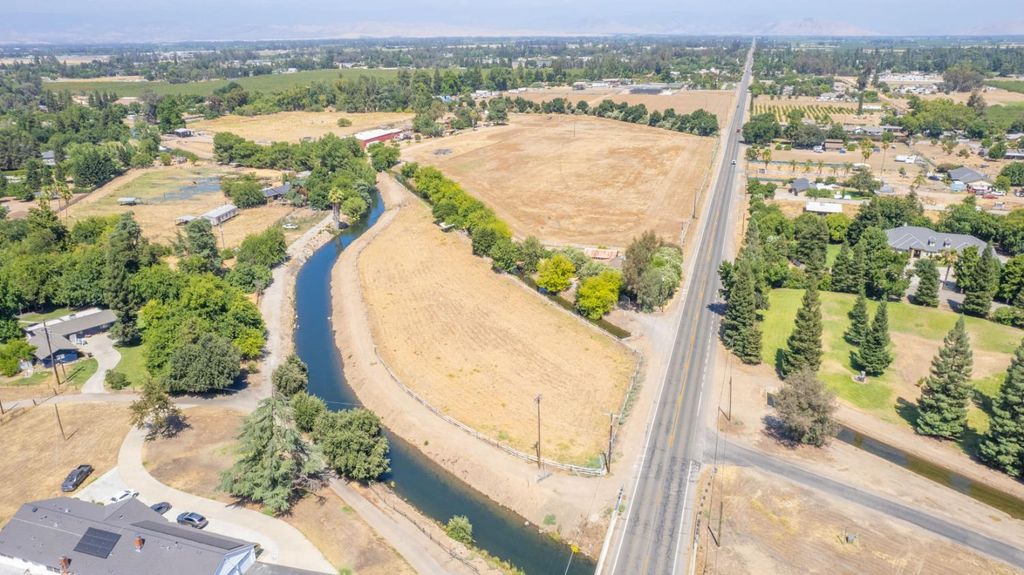 Image 4 of property listing at 0 Apn 310-143-39, Fresno, CA 93737