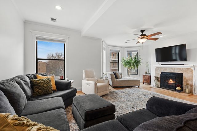 3909 N Sheridan Road 3H, Chicago, IL 60613