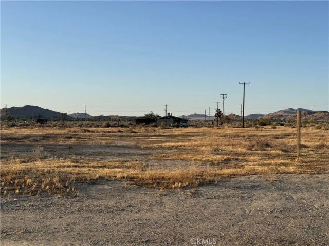 171 Avenue Q12, Llano, CA 93591