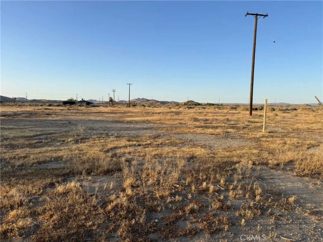 171 Avenue Q12, Llano, CA 93591