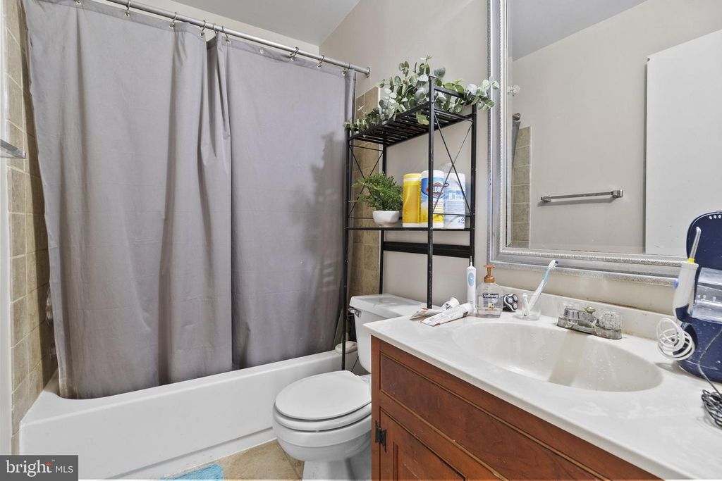 Image 13 of property listing at 8801 RUSLAND CT, Fort Washington, MD 20744