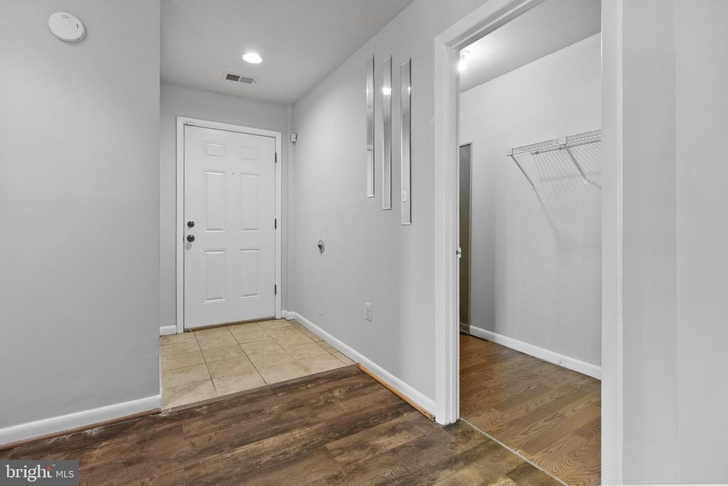 Image 2 of property listing at 8801 RUSLAND CT, Fort Washington, MD 20744