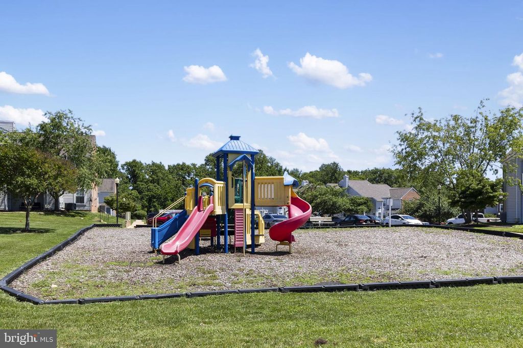 Image 26 of property listing at 8801 RUSLAND CT, Fort Washington, MD 20744