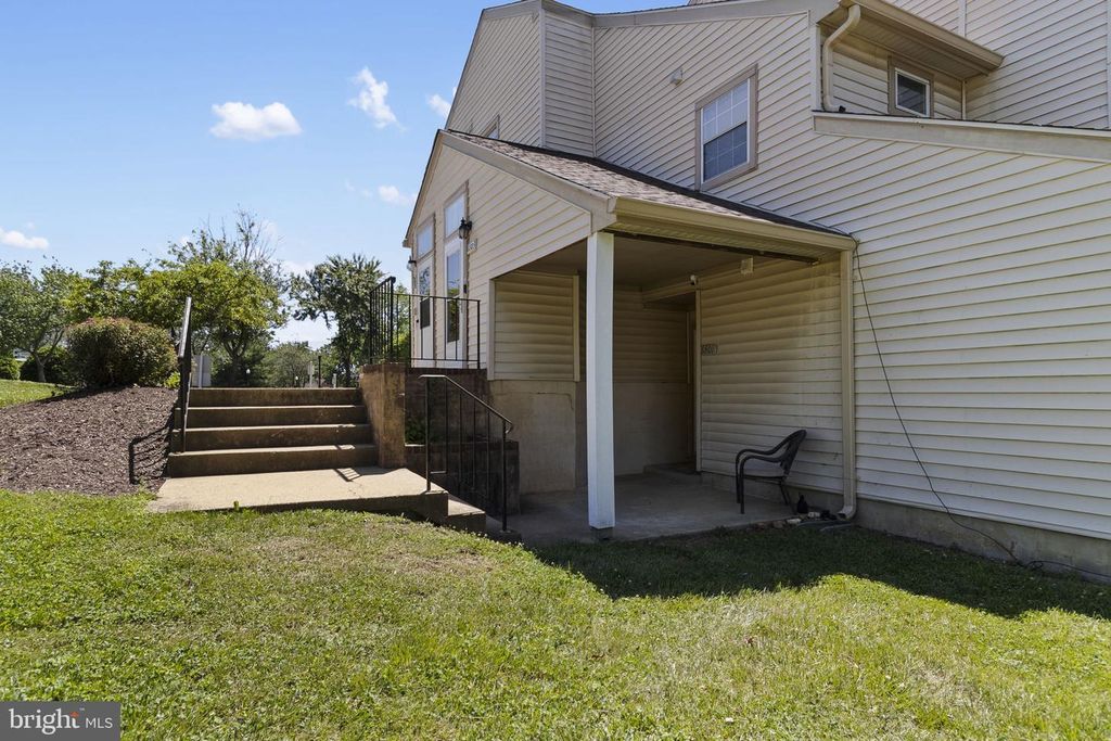 Image 28 of property listing at 8801 RUSLAND CT, Fort Washington, MD 20744