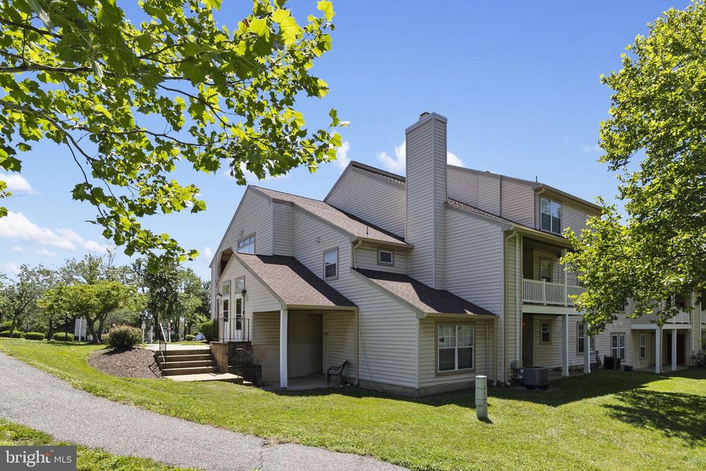 Image 30 of property listing at 8801 RUSLAND CT, Fort Washington, MD 20744