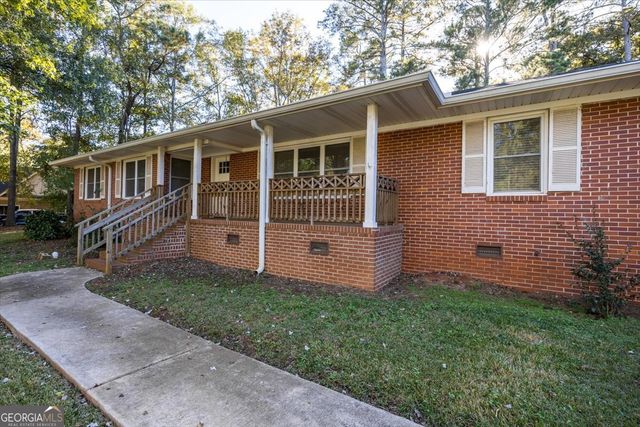 84 Hillsdale Road, Forsyth, GA 31029