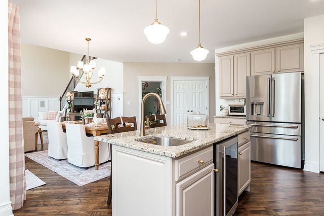 3515 TOURNAMENT Drive, Elgin, IL 60124