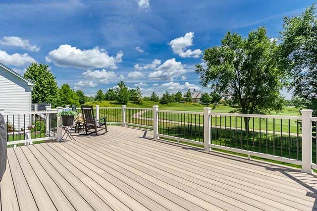 3515 TOURNAMENT Drive, Elgin, IL 60124