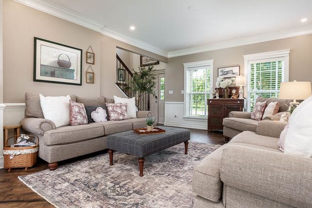 3515 TOURNAMENT Drive, Elgin, IL 60124