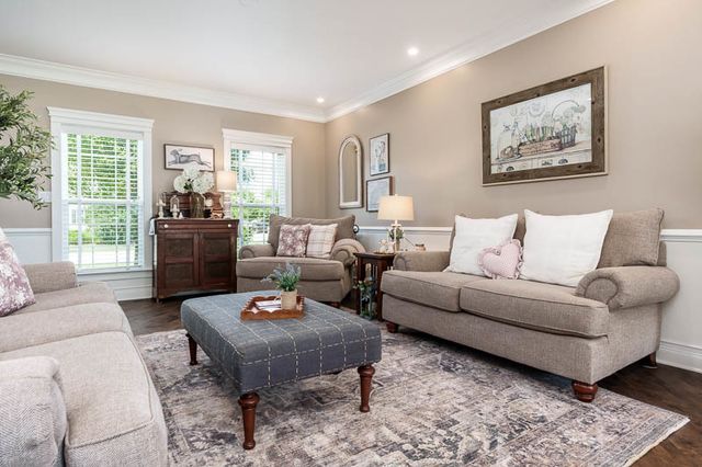 3515 TOURNAMENT Drive, Elgin, IL 60124