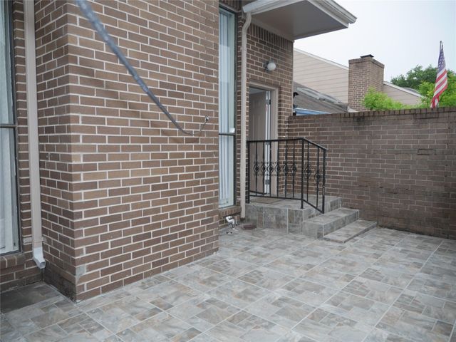 13840 Hollowgreen Drive 106, Houston, TX 77082