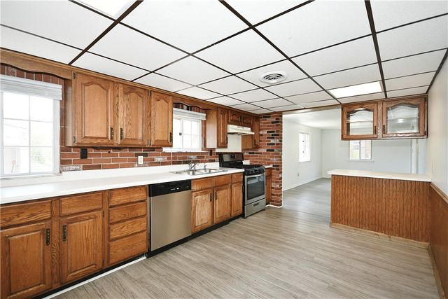 2102 West St, Munhall, PA 15120
