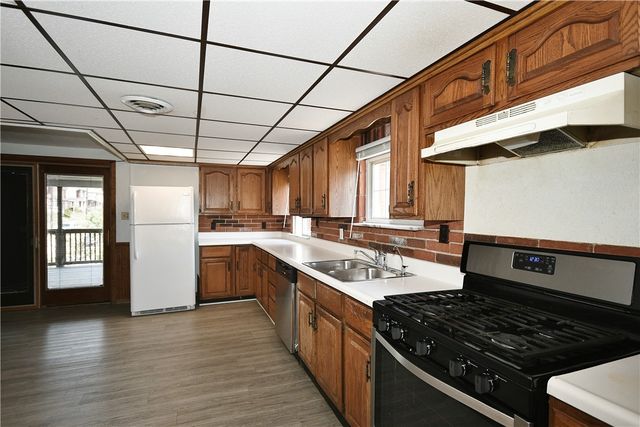 2102 West St, Munhall, PA 15120