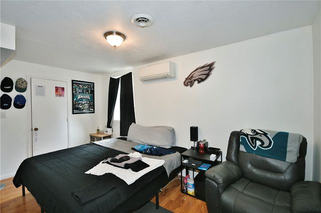 2102 West St, Munhall, PA 15120