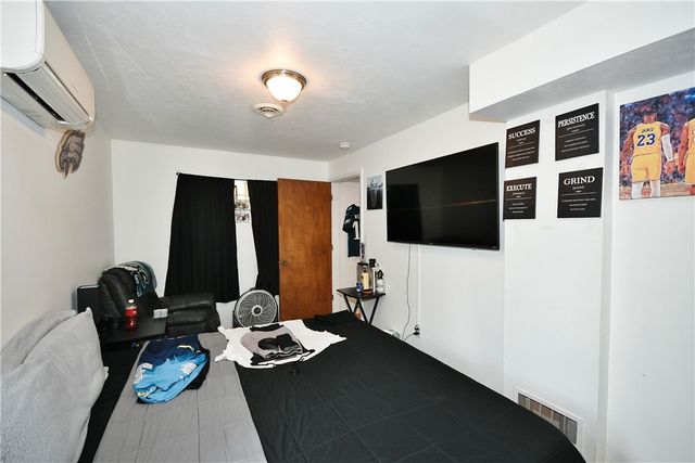 2102 West St, Munhall, PA 15120