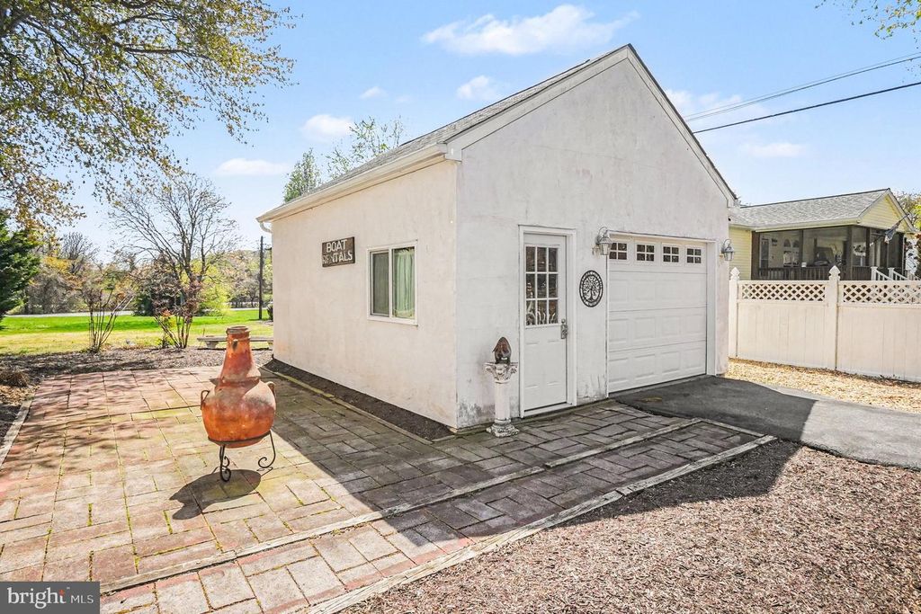 Image 8 of property listing at 112 MIDWAY DR, Earleville, MD 21919