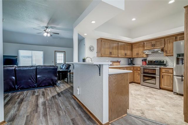 2117 Summer Hollow Lane, Edmond, OK 73013