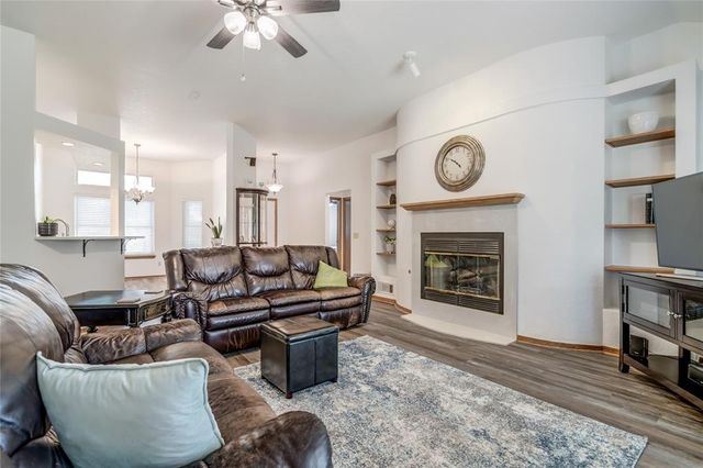 2117 Summer Hollow Lane, Edmond, OK 73013