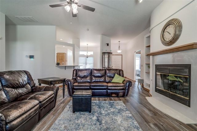 2117 Summer Hollow Lane, Edmond, OK 73013