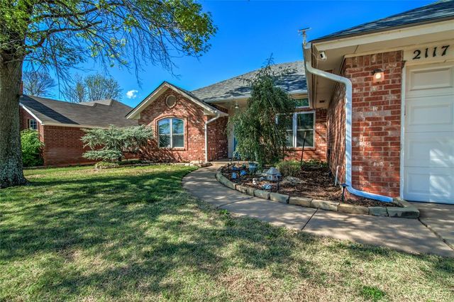 2117 Summer Hollow Lane, Edmond, OK 73013