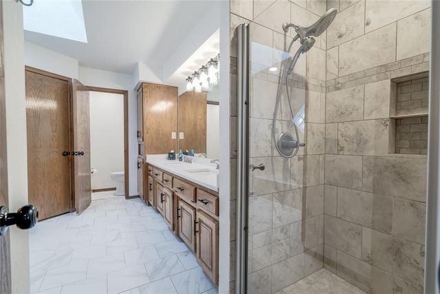 2117 Summer Hollow Lane, Edmond, OK 73013