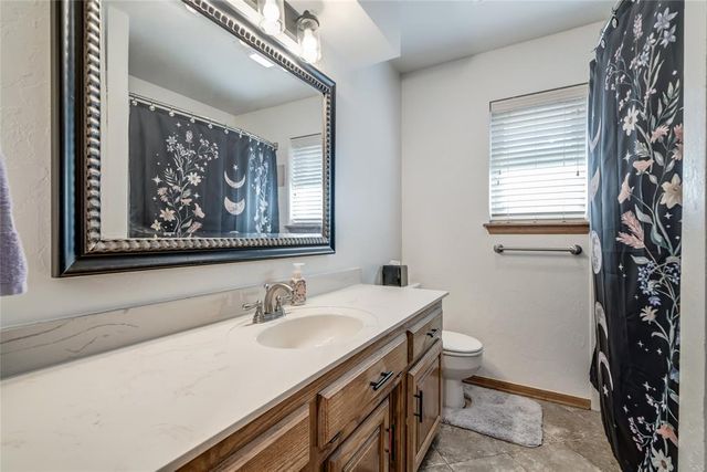 2117 Summer Hollow Lane, Edmond, OK 73013