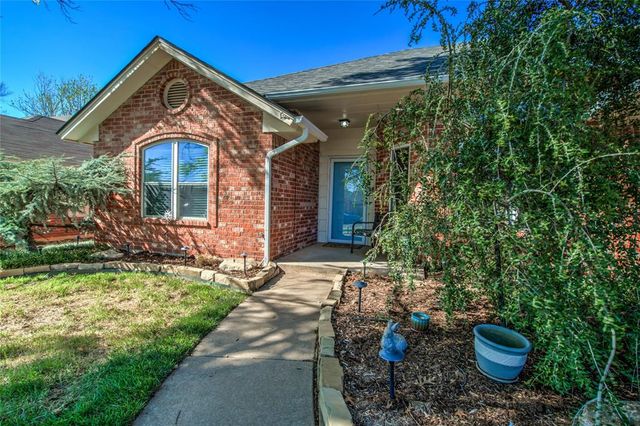 2117 Summer Hollow Lane, Edmond, OK 73013