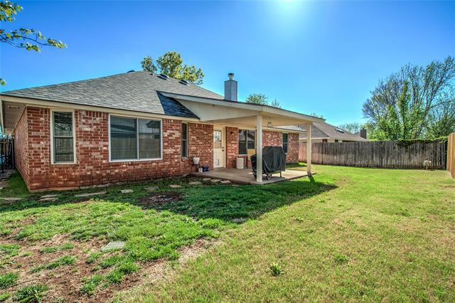 2117 Summer Hollow Lane, Edmond, OK 73013