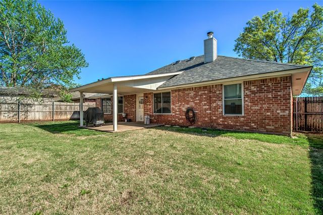 2117 Summer Hollow Lane, Edmond, OK 73013