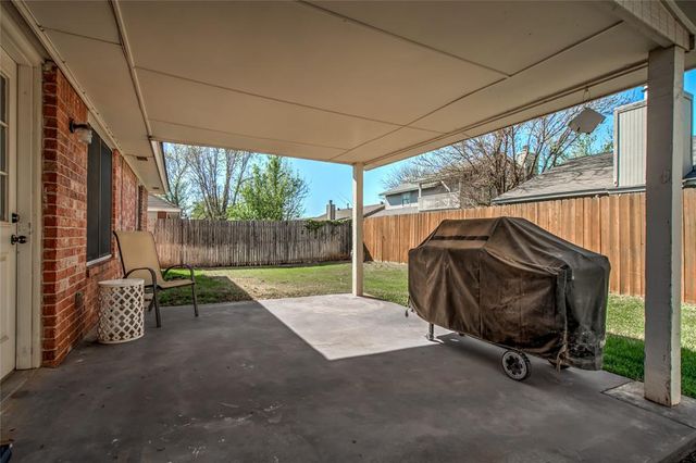 2117 Summer Hollow Lane, Edmond, OK 73013