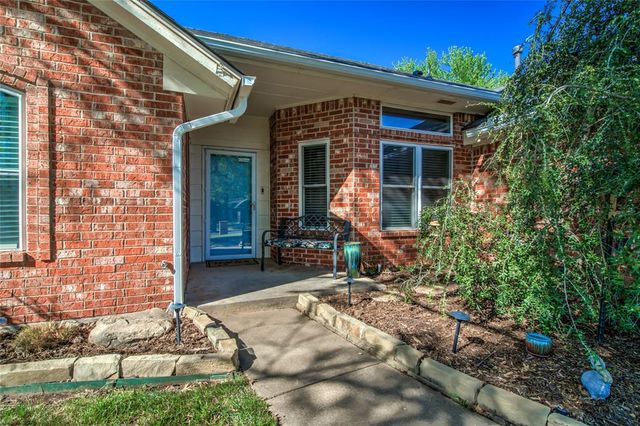 2117 Summer Hollow Lane, Edmond, OK 73013