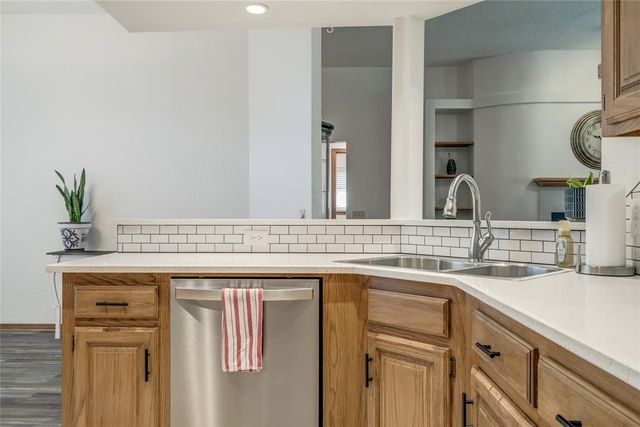 2117 Summer Hollow Lane, Edmond, OK 73013