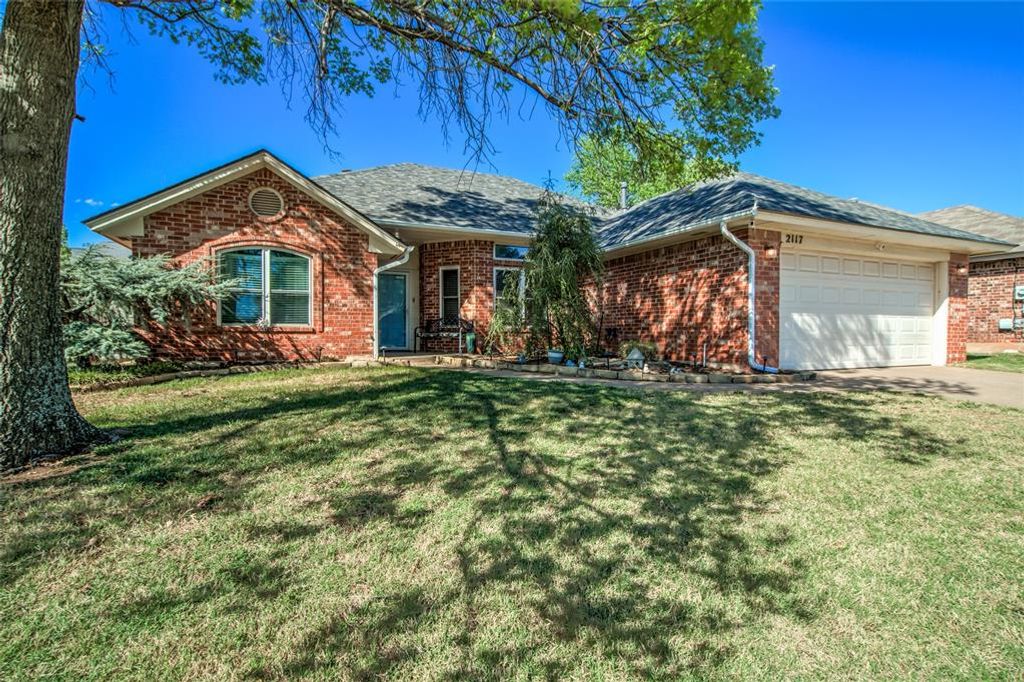 2117 Summer Hollow Lane, Edmond, OK 73013