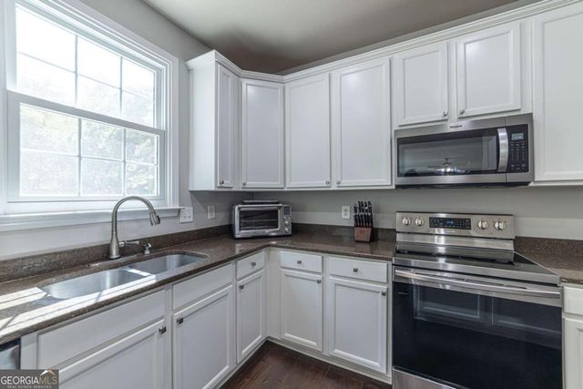 2445 Fisk Falls Drive, Braselton, GA 30517