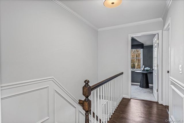 350 Dogwood Lane, Manhasset, NY 11030