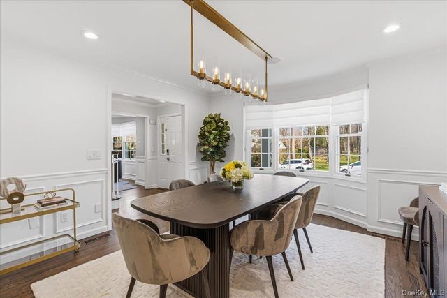 350 Dogwood Lane, Manhasset, NY 11030