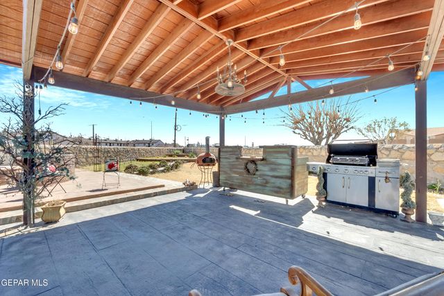 11268 Warbonnet Drive, El Paso, TX 79936